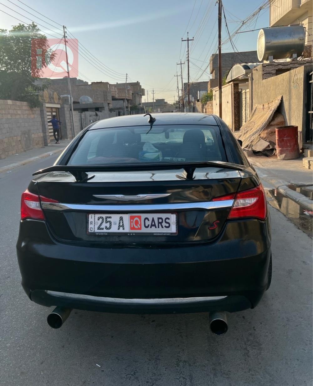 Chrysler 200